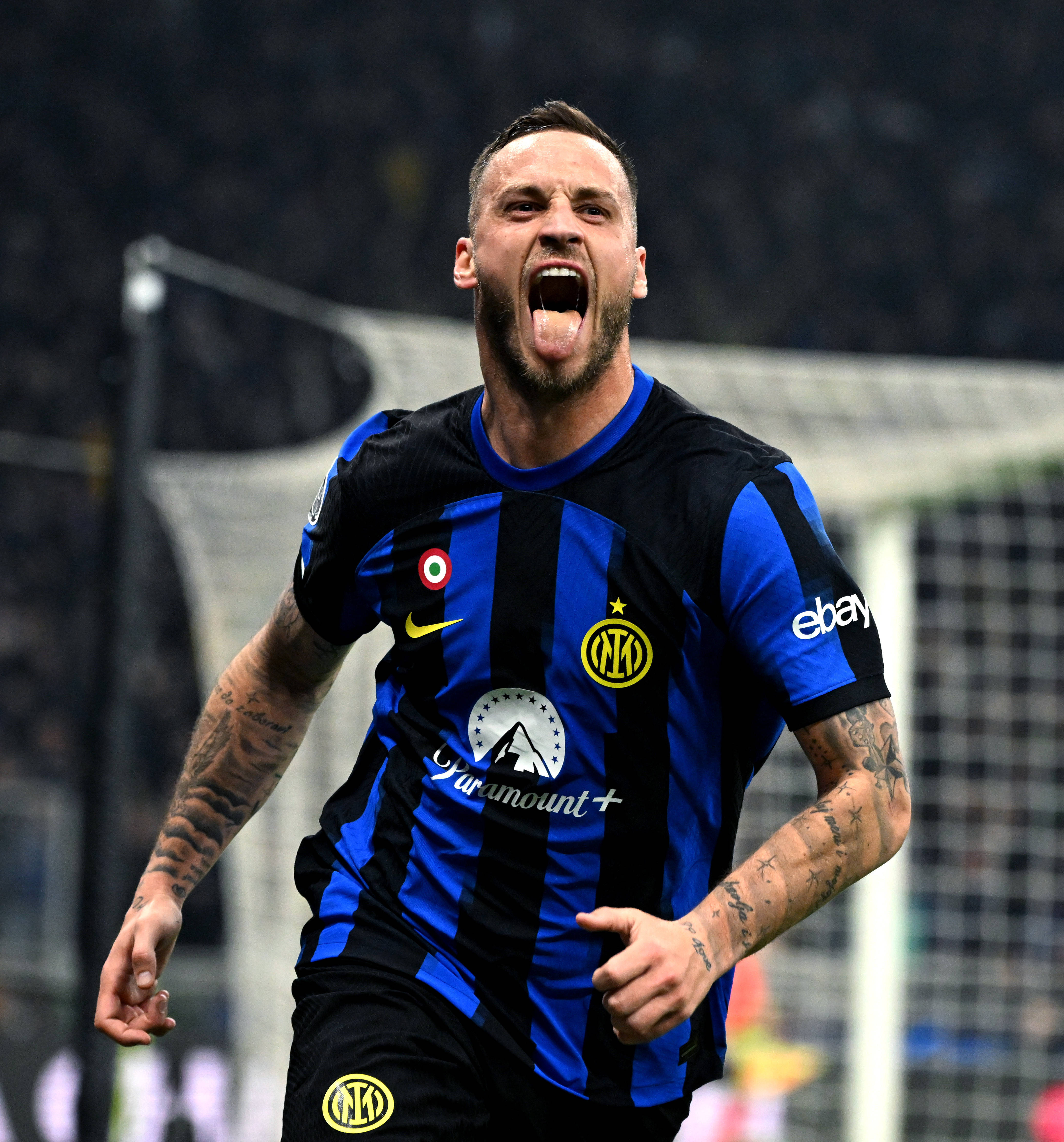 姆巴佩调侃破坏点球点：对方支撑脚要是打滑，我们就赚到了（姆巴佩打趣：弄坏点球点若让对手支撑脚打滑，我们就占便宜）