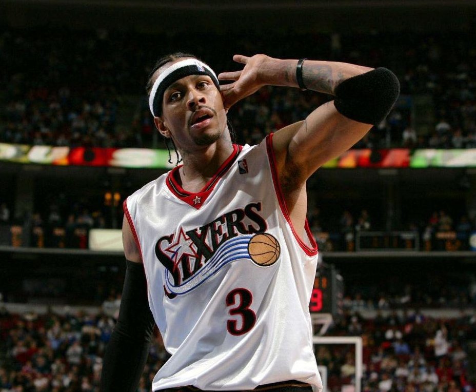 李新翔：武磊是我的榜样，能和自己的偶像一起踢球感觉很奇妙（李新翔称武磊为榜样：与偶像同场竞技倍感奇妙）