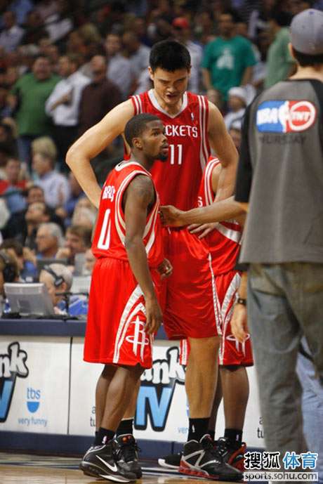 英超战报：奥多伊梅开二度，桑加雷1射2传，森林3-0热刺（英超战报：奥多伊双响，桑加雷一射两传，森林3-0完胜热刺）