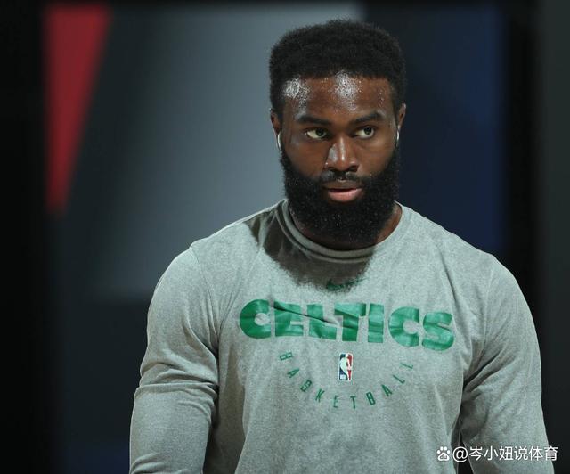 科贝电台：巴萨邀请小罗担任明日开球嘉宾，但后者不会出席（科贝电台：巴萨邀小罗任明日开球嘉宾，但他将缺席）