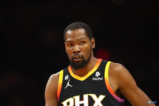 江苏逆转成功震惊球迷（江苏上演大逆转，球迷惊呼不已）