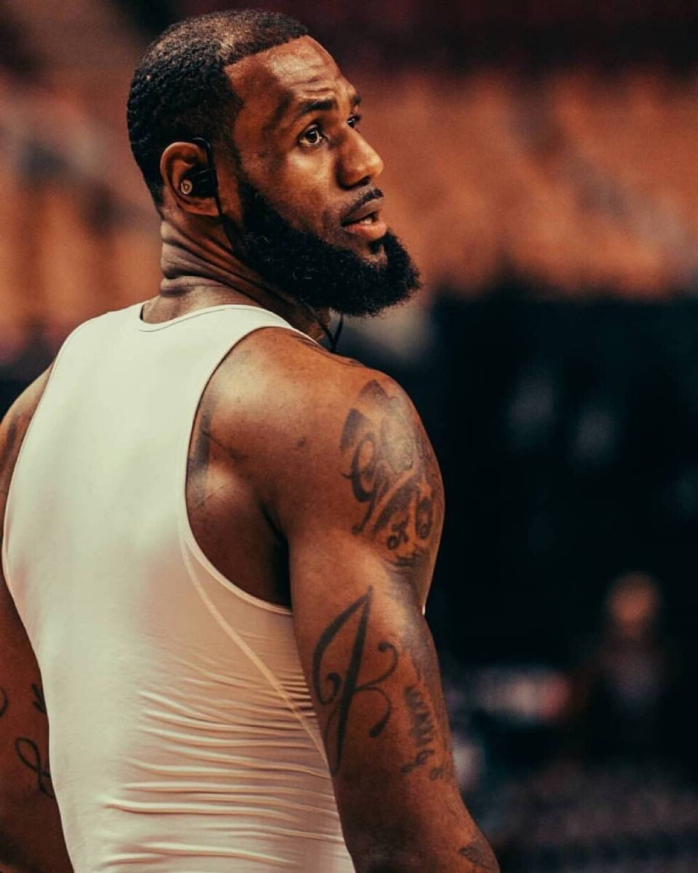 世界杯再掀争议：纽约区看大屏幕也收费，每场12.5美元（纽约公共大屏看世界杯每场收12.5美元，掀起争议）