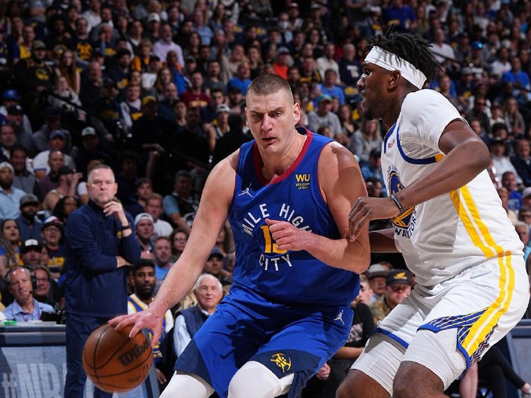 TA跟队：姆巴佩和卡马文加没有参加皇马今天的训练（TA随队记者：姆巴佩与卡马文加缺席皇马今日训练）