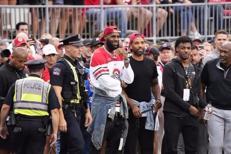 苏超南通队长：为了我们的足球梦，我父亲变卖家产、四处化缘（南通队长自述：为圆我们的足球梦，父亲曾变卖家产、四处筹款）