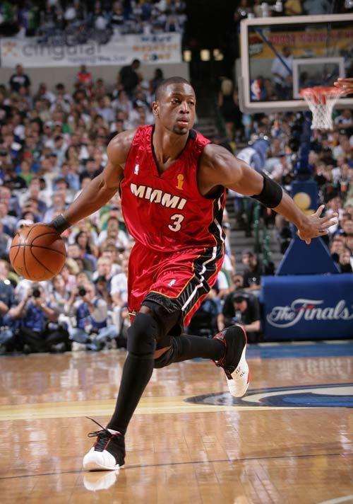 广岛主帅：能以一场胜利收官我感到高兴，比赛的过程极具挑战（广岛主帅：以胜利收官令人欣喜，比赛过程充满挑战）