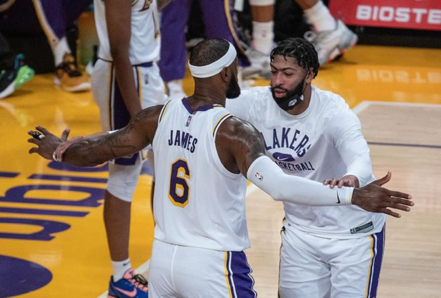 西甲：皇马客场2-2战平比利亚雷亚尔（西甲联赛：皇马客场与比利亚雷亚尔2-2握手言和）