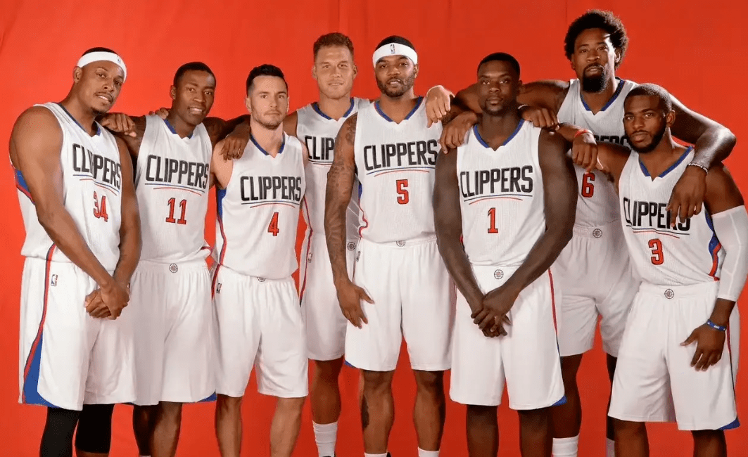 篮球湖人球员训练后心理状态稳定（湖人队球员训练结束后心理状态平稳）