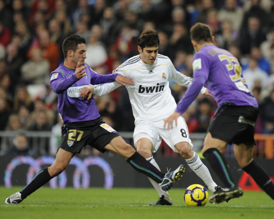 美记：艾顿因病缺席湖人今天训练，但他将随队前往犹他州（美媒：艾顿因病缺席湖人今日训练，仍将随队赴犹他）