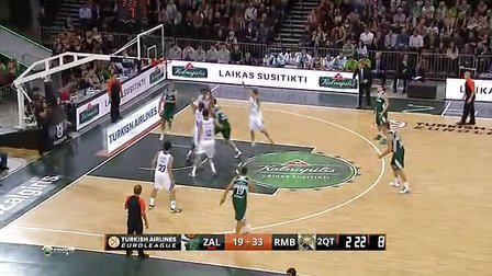 宣示主权？图片报：慕尼黑1860球迷跑去拜仁训练场附近涂鸦（挑衅意味？图片报：1860慕尼黑球迷在拜仁训练场附近涂鸦）