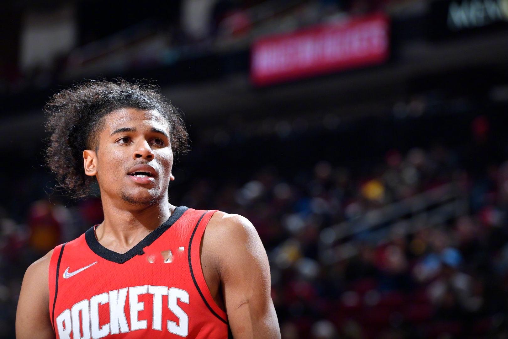 龙赛罗：皇马的球员仿佛生活在另一个世界，根本没有任何明确目标（龙赛罗：皇马球员像活在另一个维度，缺乏明确目标）