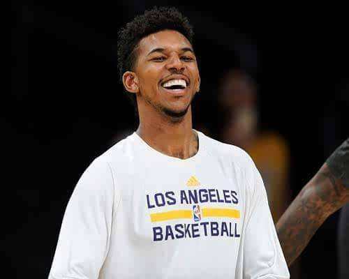 皮萨罗：罗马首要目标是欧冠资格，但再买几个人他们能争冠（皮萨罗：罗马首要任务锁定欧冠席位，若再引进几员大将便可争冠）