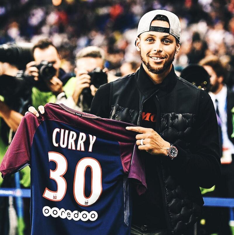 伊涅斯塔：亚马尔才18岁必须继续提高；我正在考取教练执照（伊涅斯塔：18岁的亚马尔仍需不断进步；我正攻读教练资格证）